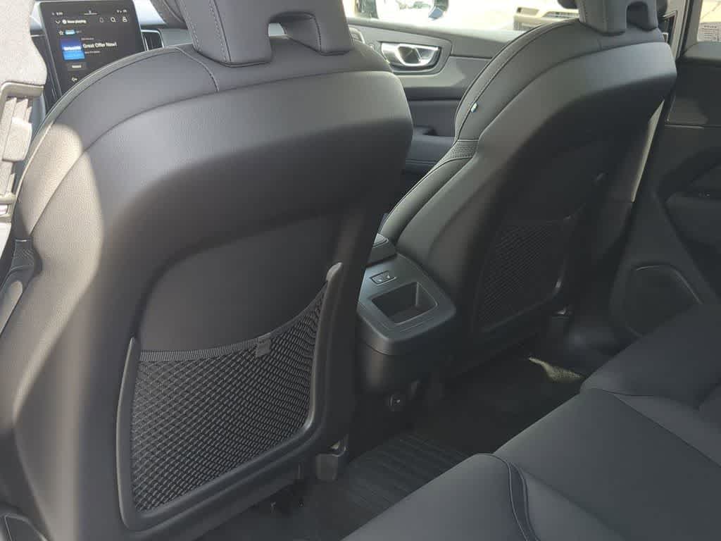 Thumbnail: 2026 Volvo XC60 - 17