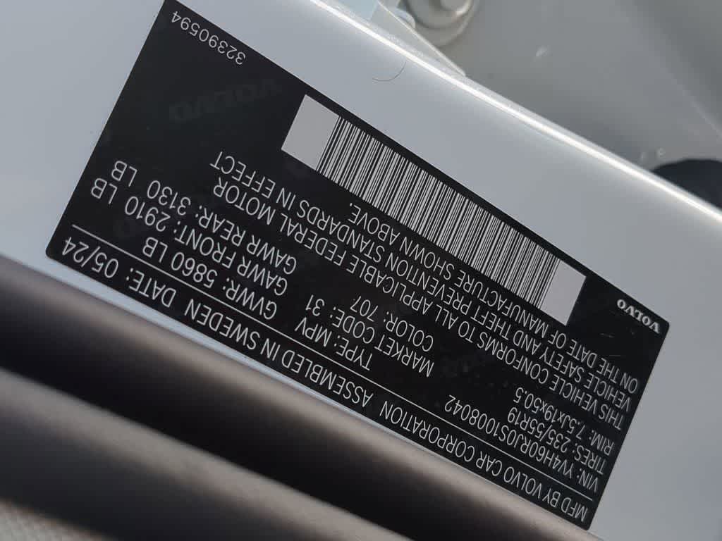 Thumbnail: 2025 Volvo XC60 - 34