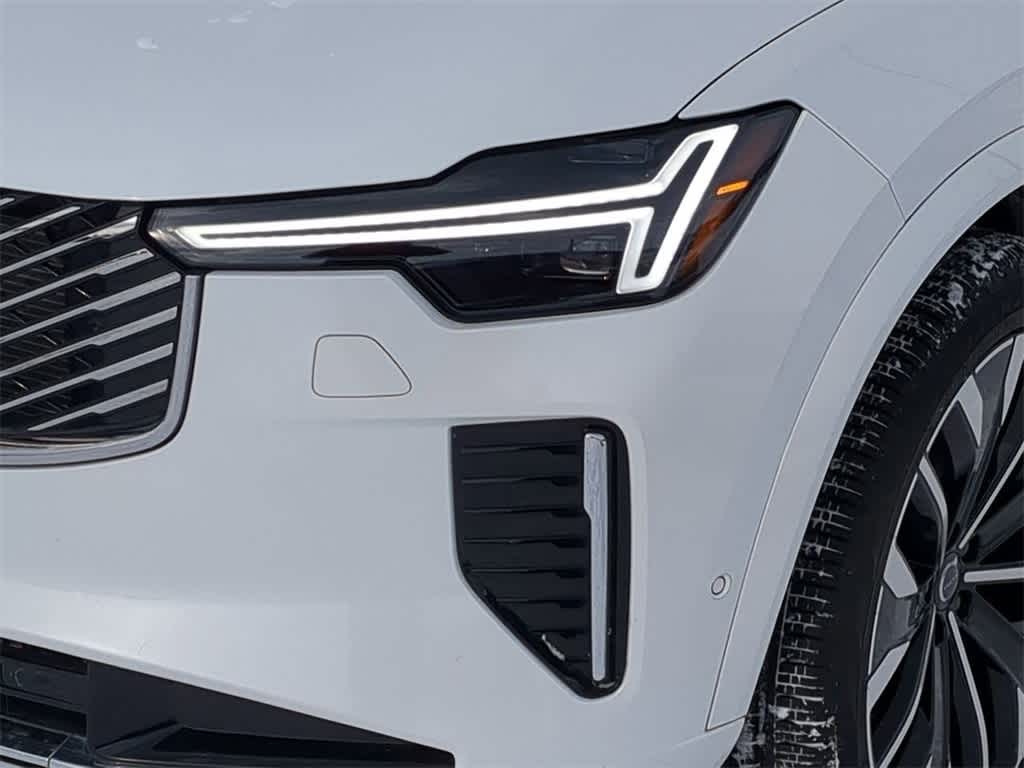 Thumbnail: 2026 Volvo XC90 - 10