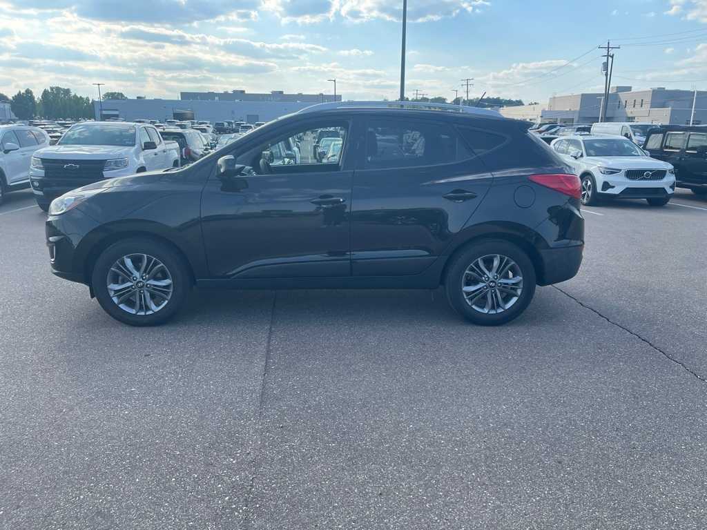 2015 Hyundai Tucson SE photo 2