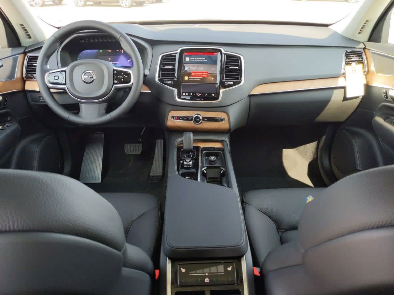 Thumbnail: 2025 Volvo XC90 - 13