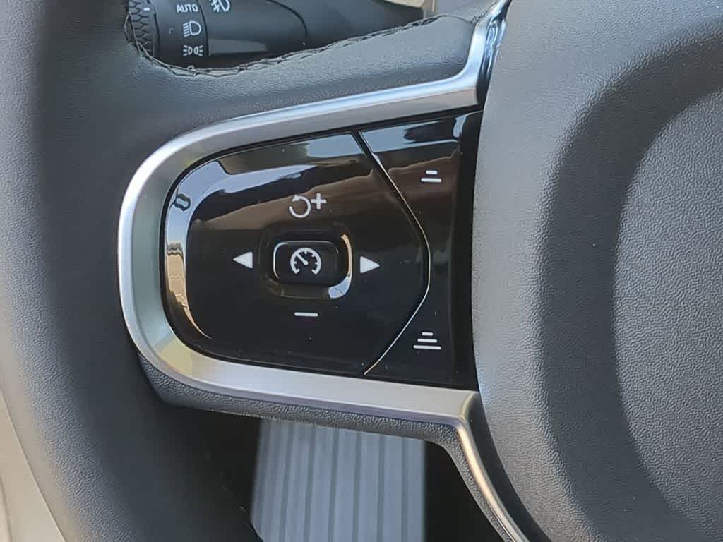 Thumbnail: 2026 Volvo XC90 - 22