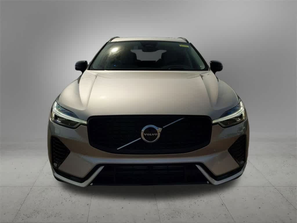 Thumbnail: 2025 Volvo XC60 - 9