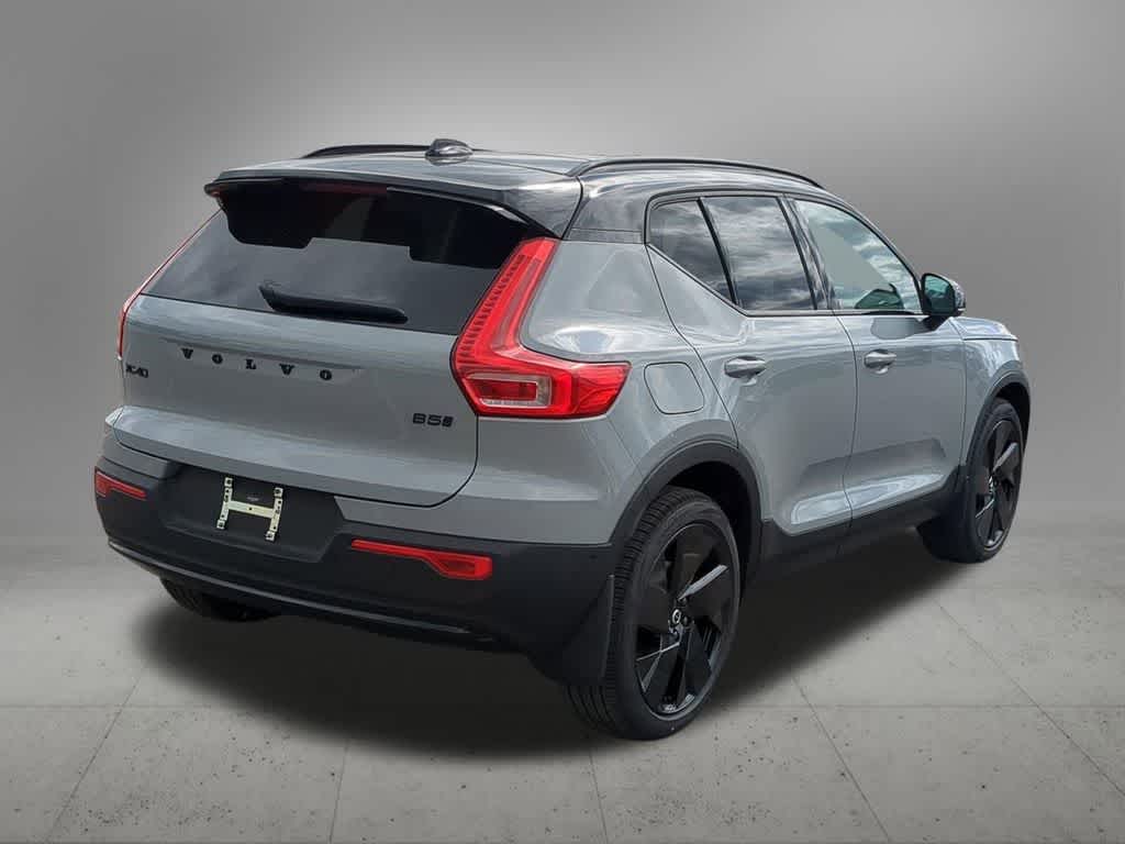 Thumbnail: 2026 Volvo XC40 - 6
