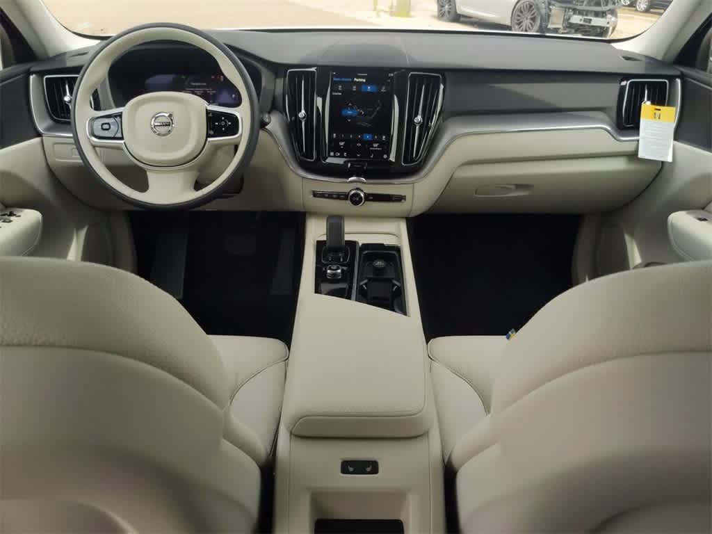 Thumbnail: 2025 Volvo XC60 - 13