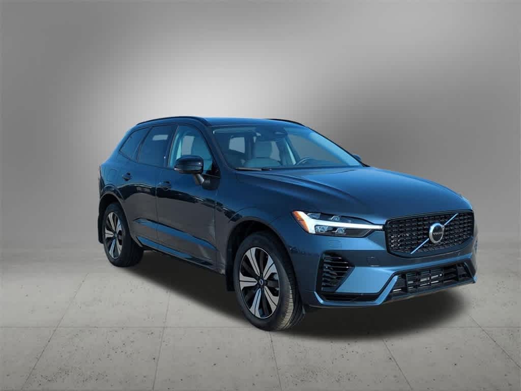 Thumbnail: 2025 Volvo XC60 - 8