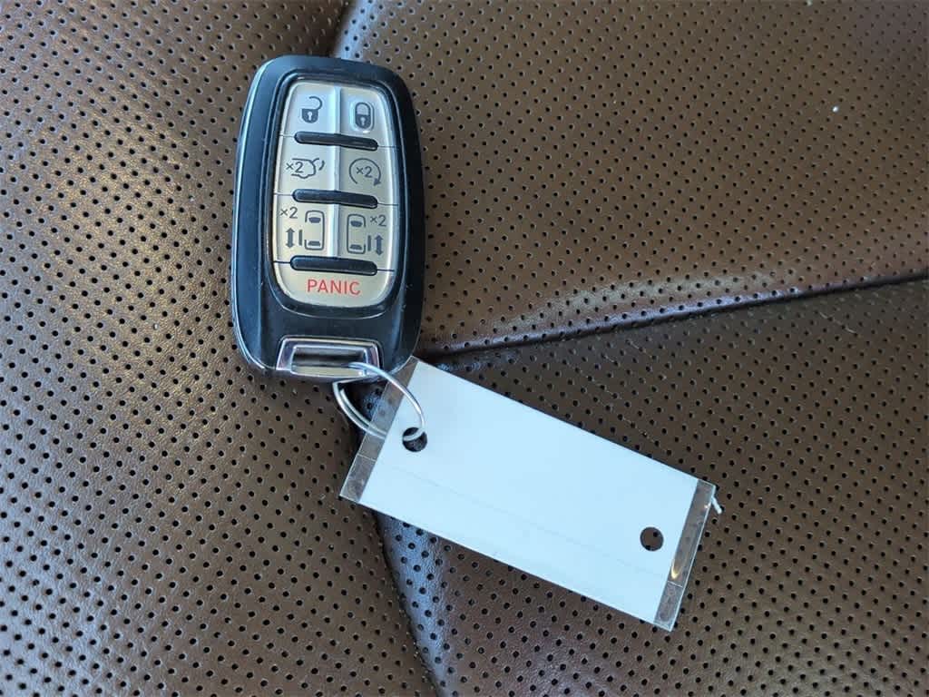 Thumbnail: 2018 Chrysler Pacifica - 24