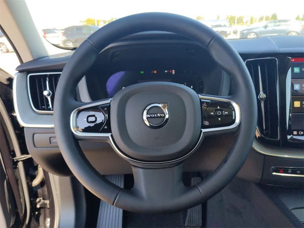 Thumbnail: 2025 Volvo XC60 - 20