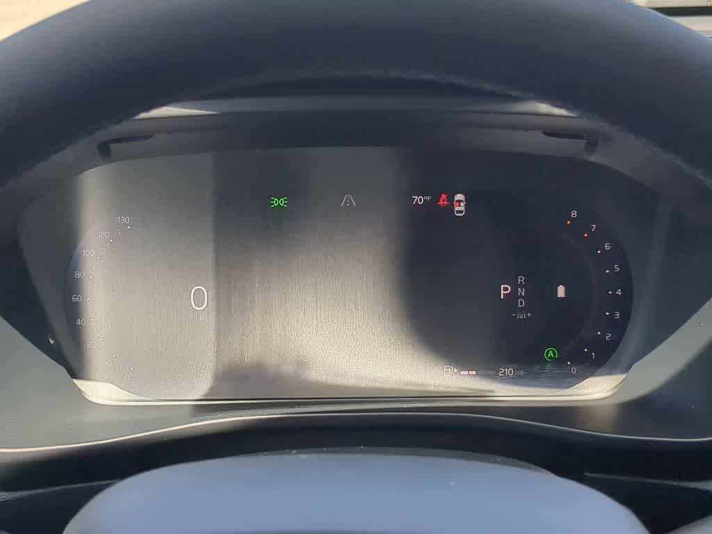 Thumbnail: 2026 Volvo XC40 - 30