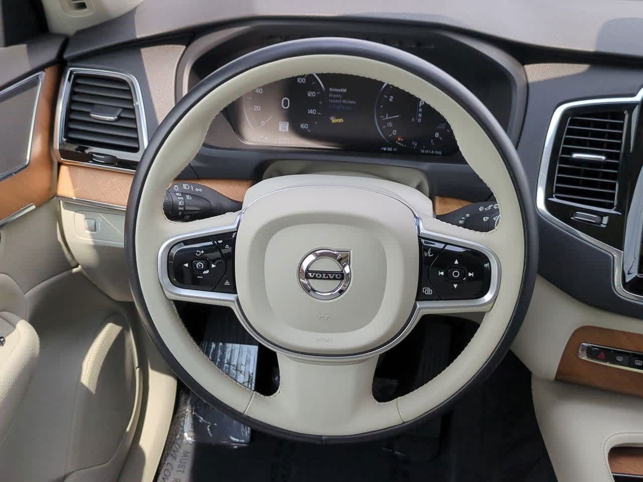 2022 Volvo XC90 T6 Momentum 22