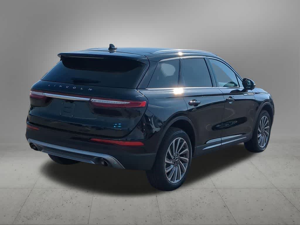 Thumbnail: 2024 Lincoln Corsair - 6