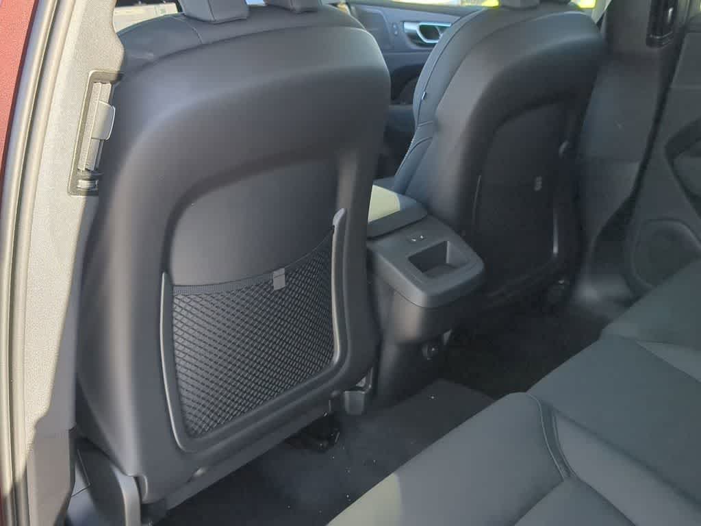 Thumbnail: 2026 Volvo XC60 - 16