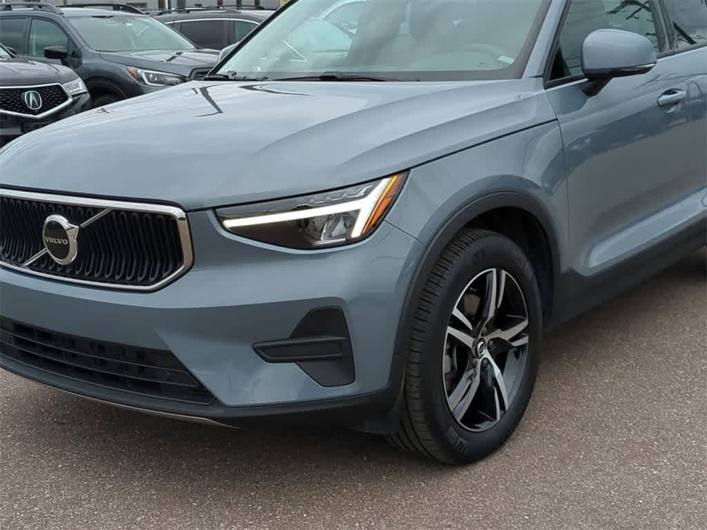 Thumbnail: 2023 Volvo XC40 - 3