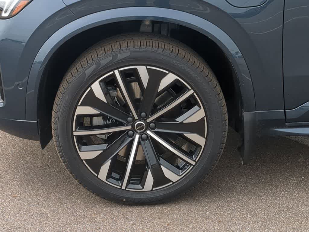 Thumbnail: 2026 Volvo XC90 - 13