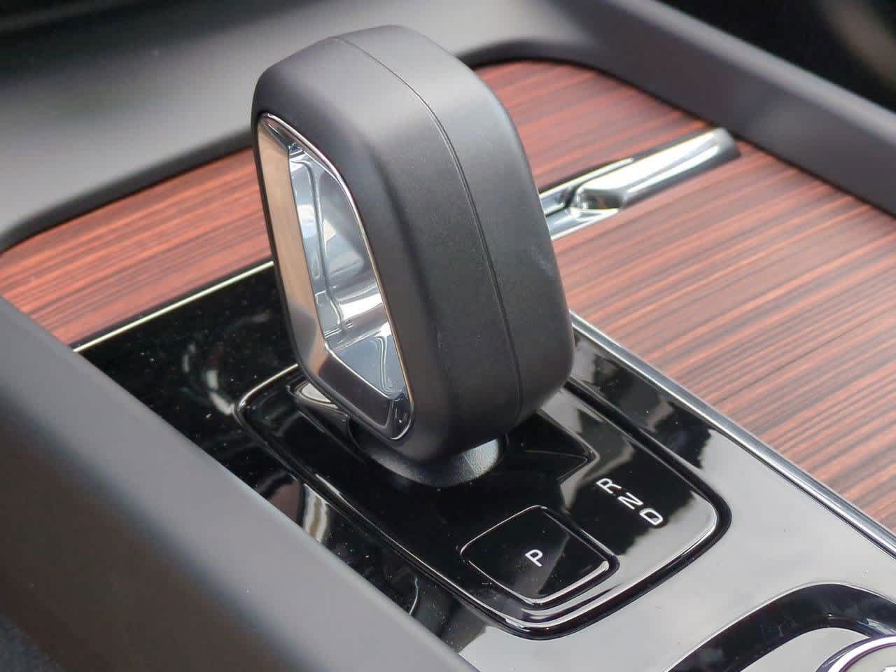 Thumbnail: 2025 Volvo XC60 - 31