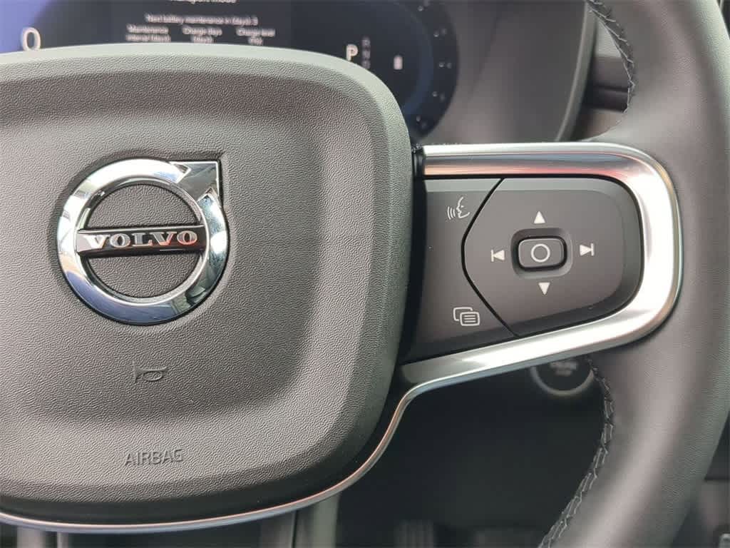 Thumbnail: 2025 Volvo XC40 - 26