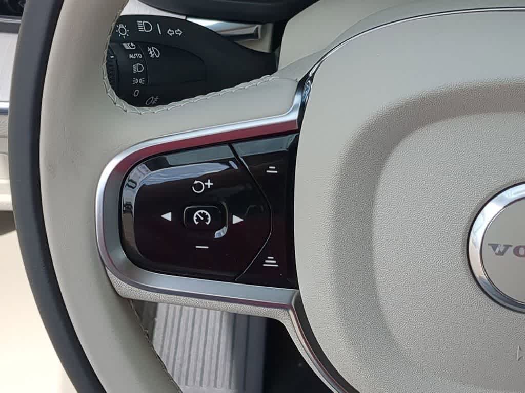 Thumbnail: 2026 Volvo XC60 - 22