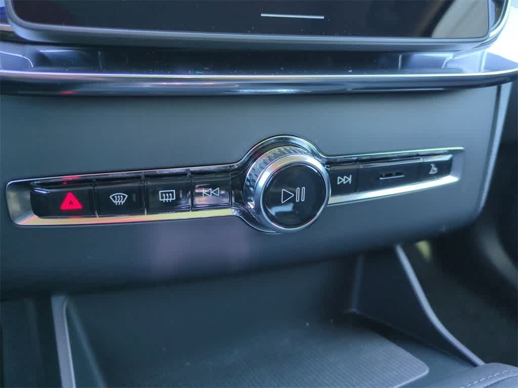 Thumbnail: 2026 Volvo XC90 - 21