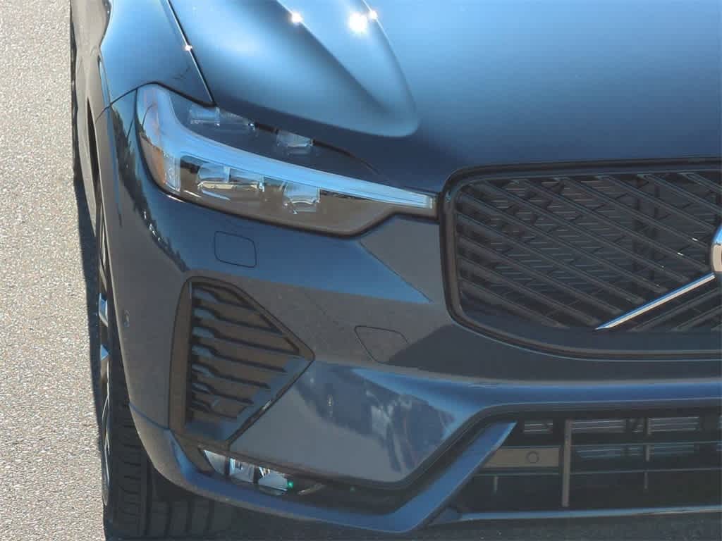 Thumbnail: 2026 Volvo XC60 - 10