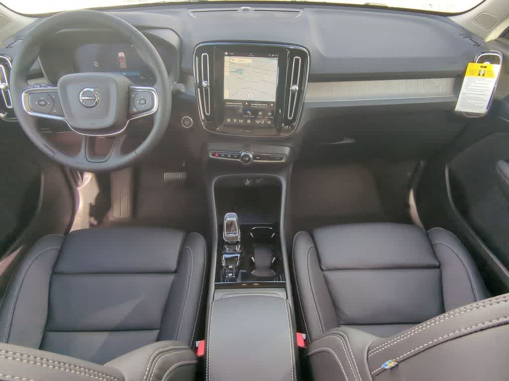 Thumbnail: 2026 Volvo XC40 - 14