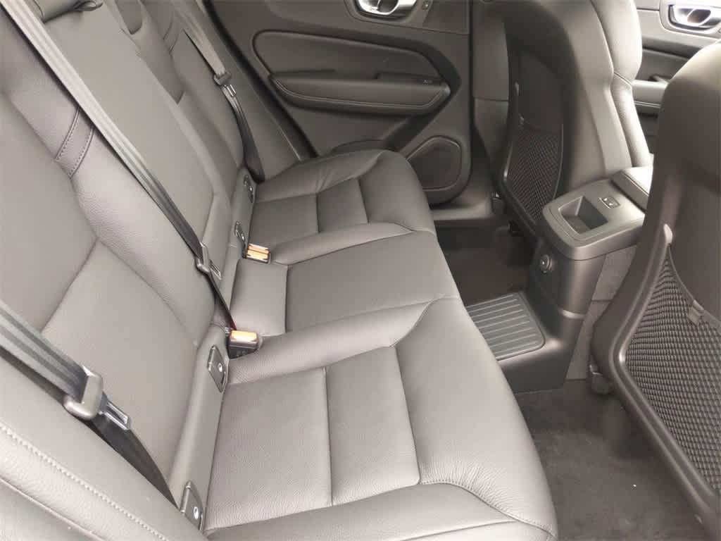 Thumbnail: 2025 Volvo XC60 - 19