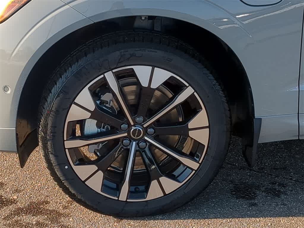 Thumbnail: 2026 Volvo XC60 - 13