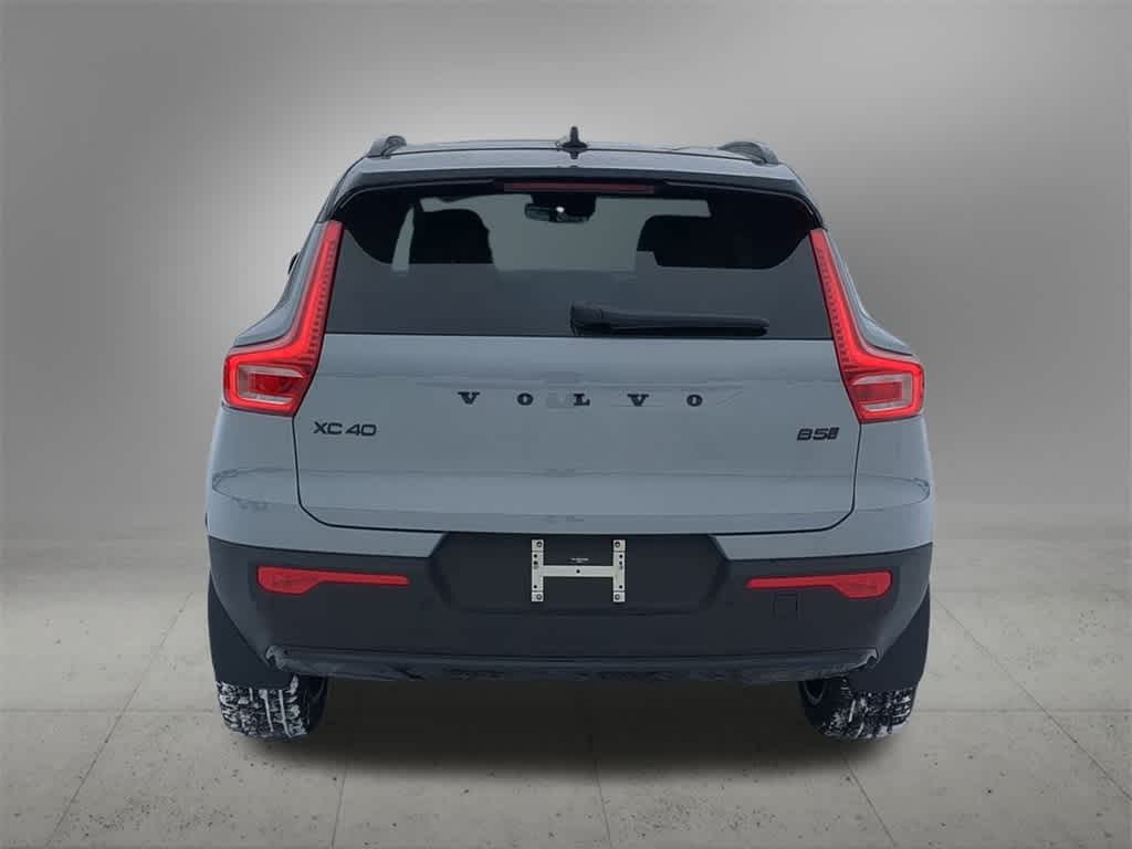 Thumbnail: 2026 Volvo XC40 - 5
