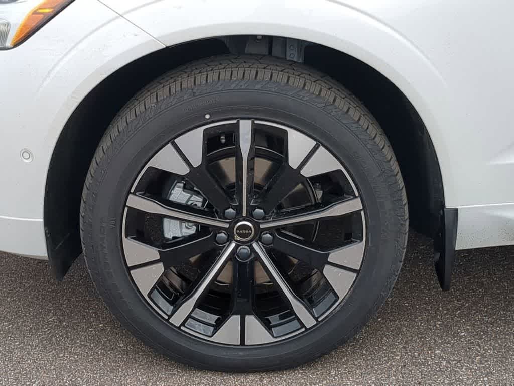 Thumbnail: 2026 Volvo XC60 - 13