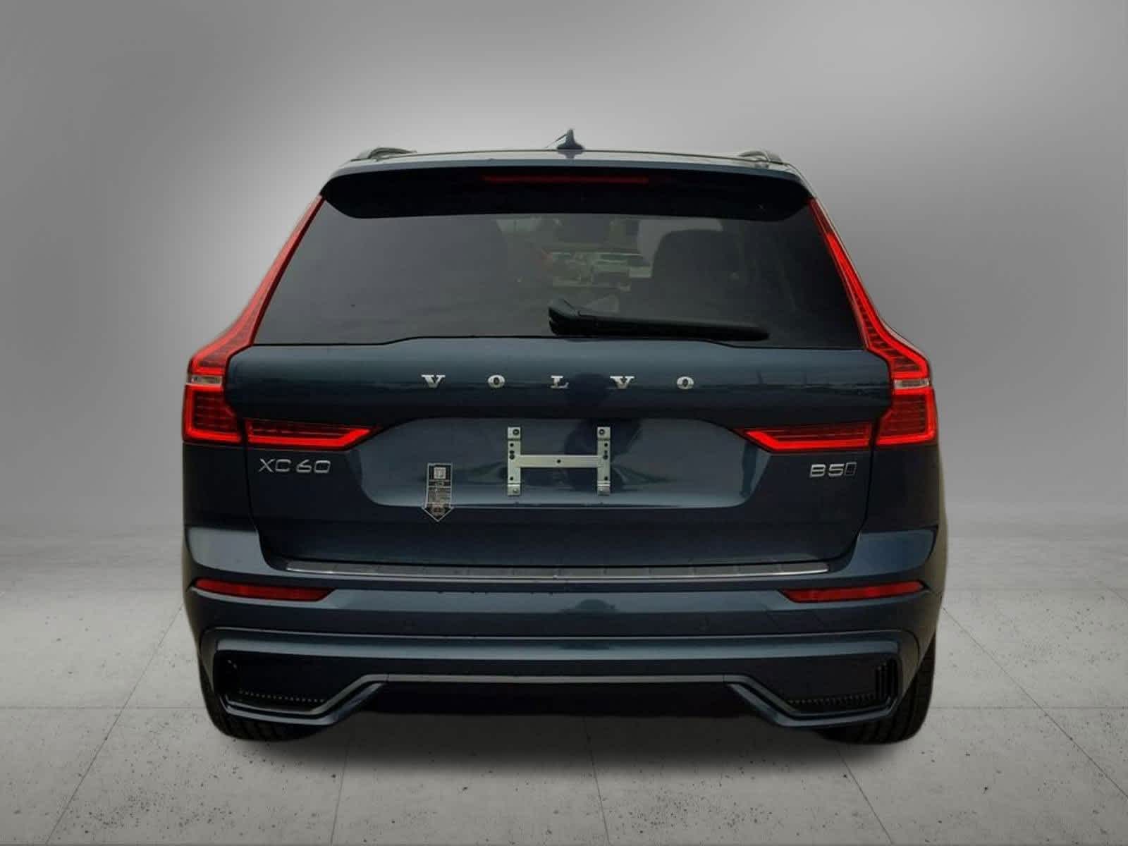 Thumbnail: 2025 Volvo XC60 - 5
