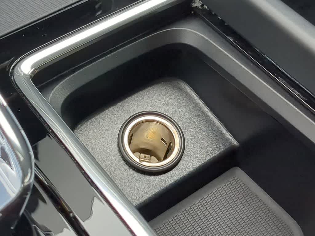 Thumbnail: 2026 Volvo XC60 - 29