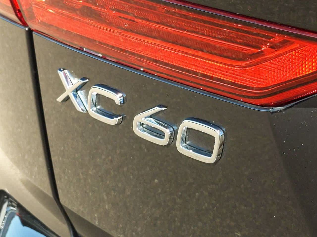 Thumbnail: 2025 Volvo XC60 - 11
