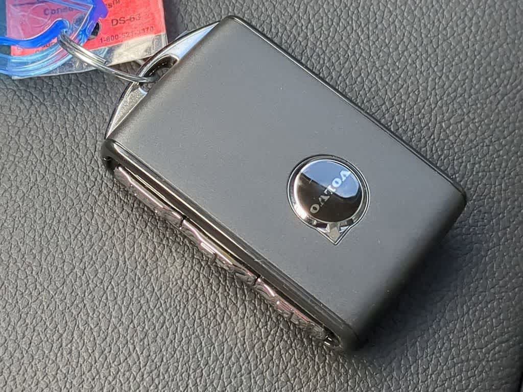 Thumbnail: 2026 Volvo XC40 - 32