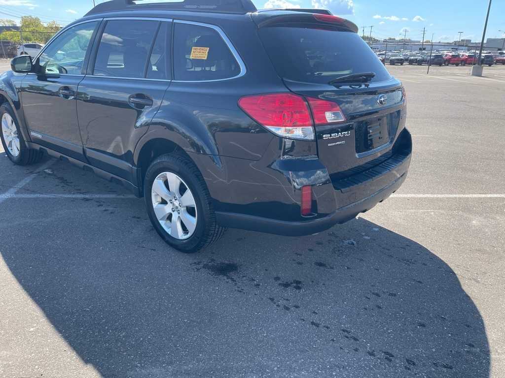 2010 Subaru Outback 2.5i Premium photo 3