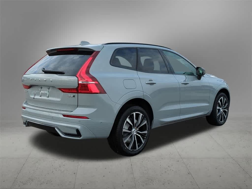 Thumbnail: 2025 Volvo XC60 - 6