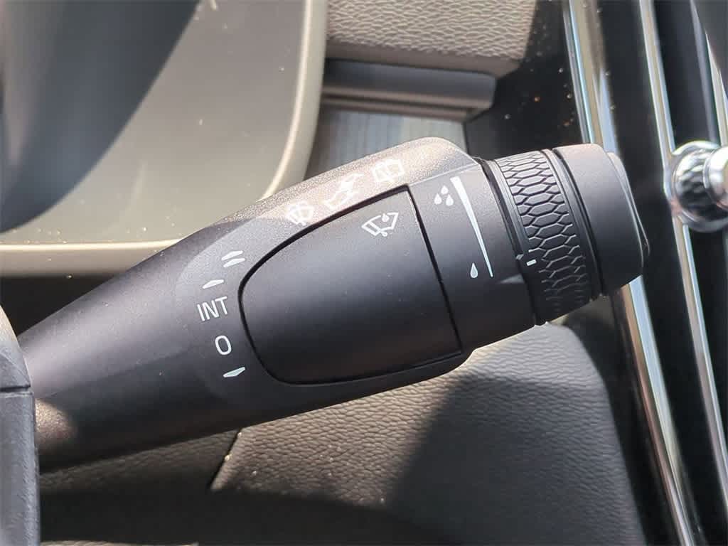 Thumbnail: 2026 Volvo XC40 - 26