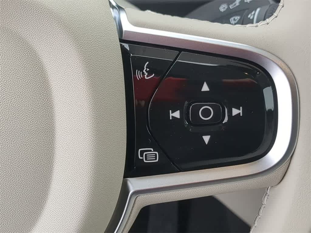 Thumbnail: 2026 Volvo XC90 - 25