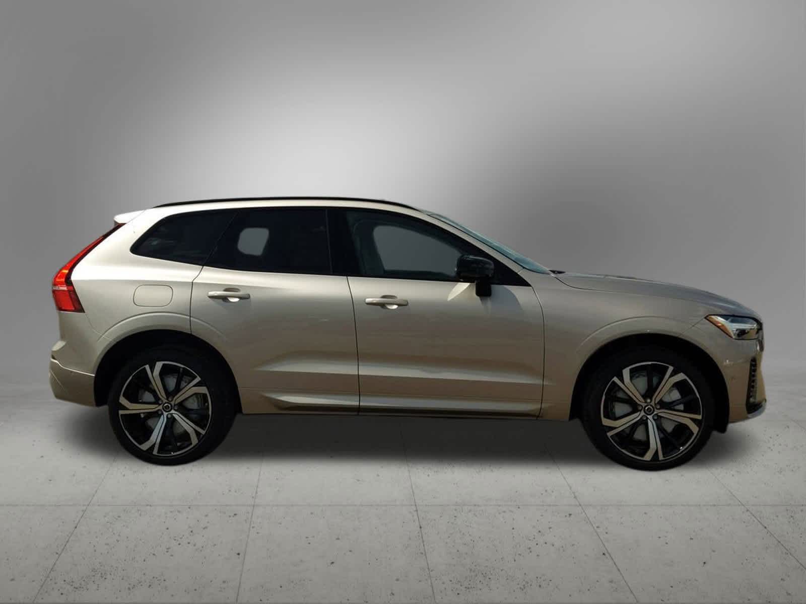 Thumbnail: 2025 Volvo XC60 - 7