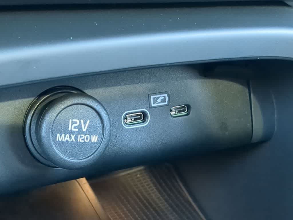 Thumbnail: 2026 Volvo XC40 - 30