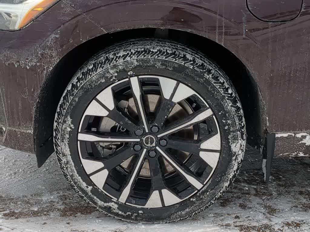 Thumbnail: 2026 Volvo XC60 - 13