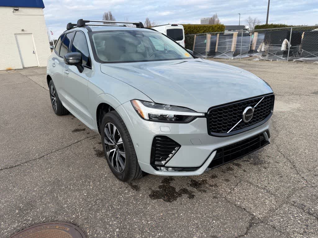 Thumbnail: 2024 Volvo XC60 - 3