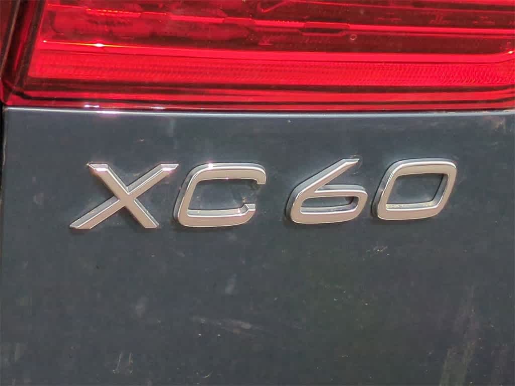 Thumbnail: 2025 Volvo XC60 - 11