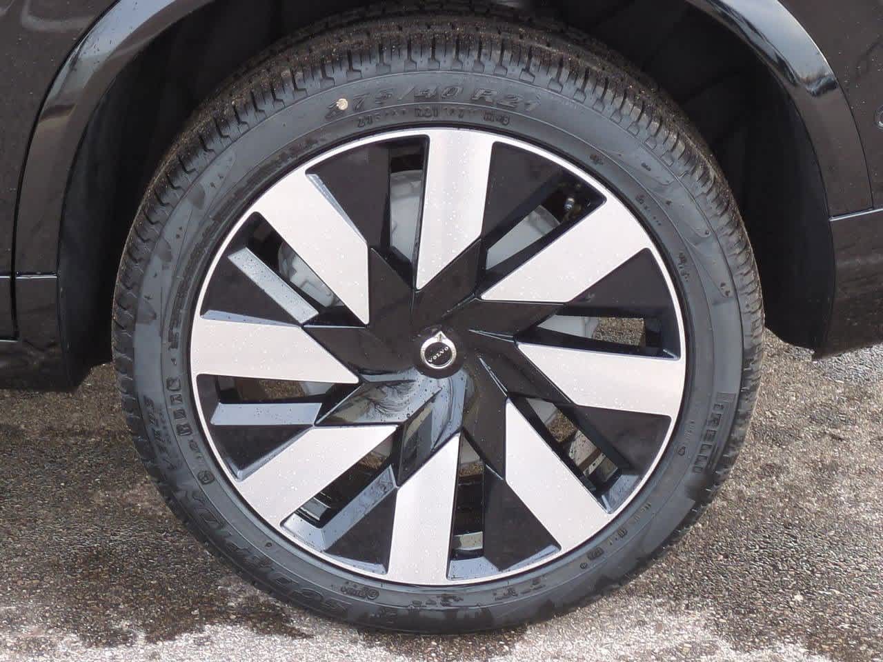 2025 Volvo XC90 T8 Plus 12