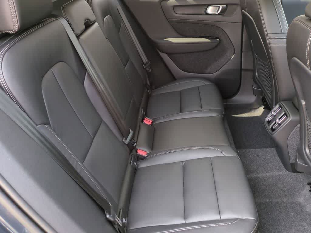 Thumbnail: 2026 Volvo XC40 - 19