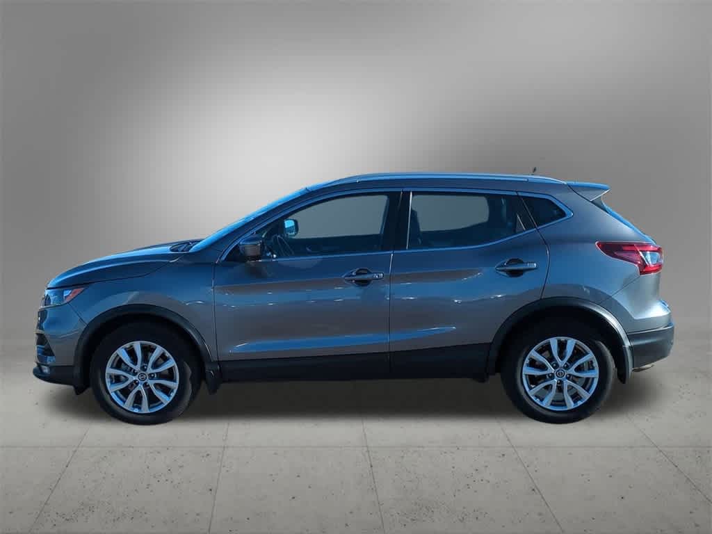 2022 Nissan Rogue Sport SV photo 2
