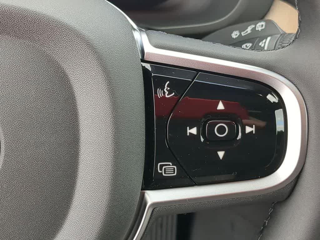 Thumbnail: 2026 Volvo XC60 - 23