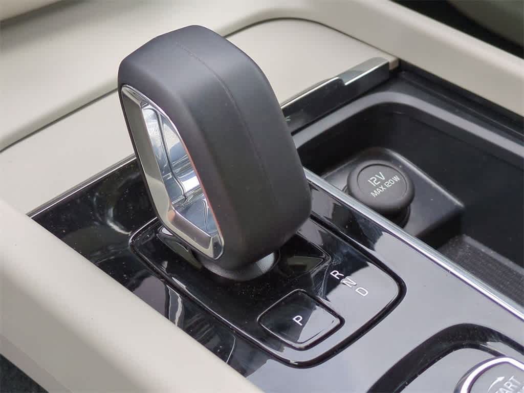 Thumbnail: 2025 Volvo XC60 - 31