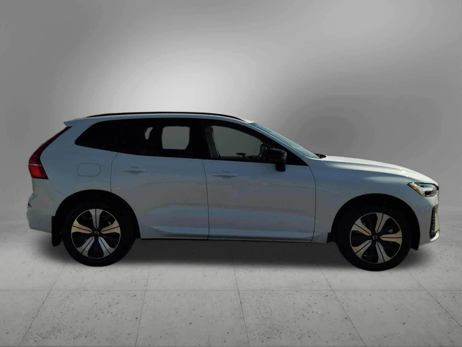 Thumbnail: 2025 Volvo XC60 - 7