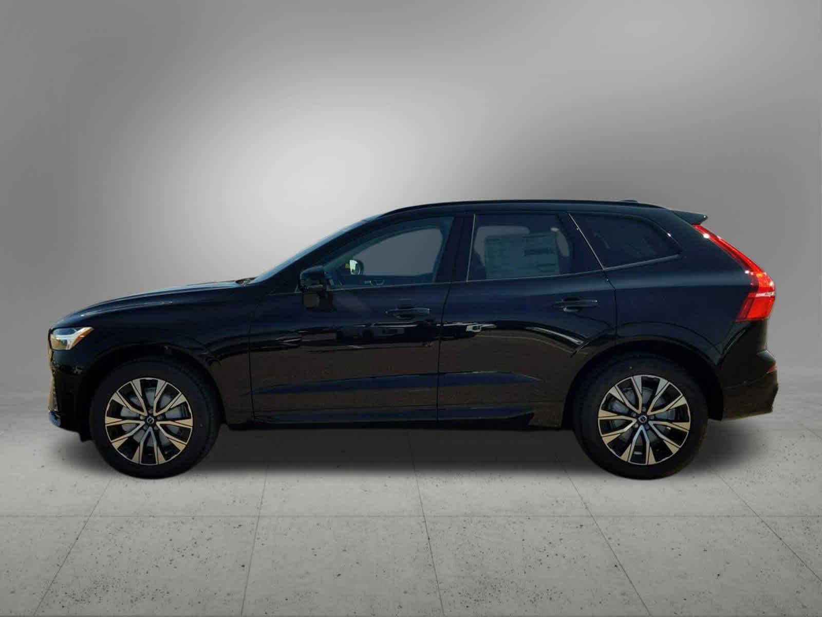 2025 Volvo XC60 Plus B5 photo 3