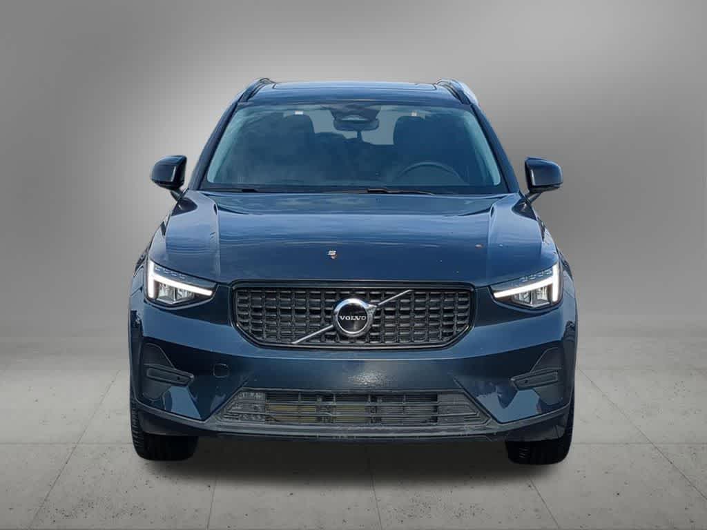 Thumbnail: 2026 Volvo XC40 - 9