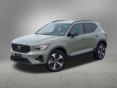 2023 Volvo XC40 B5 AWD Plus Dark I-4 cyl All-Wheel Drive